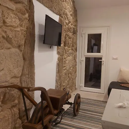 Casa Rustica Con Y Regato Dentro Recien Rehabilitada Situada En El Entorno Del Parque Natural Monte Aloia Y Monte De San Antonino Proxima A Gondomar Y Playas De Nigran * Tui
