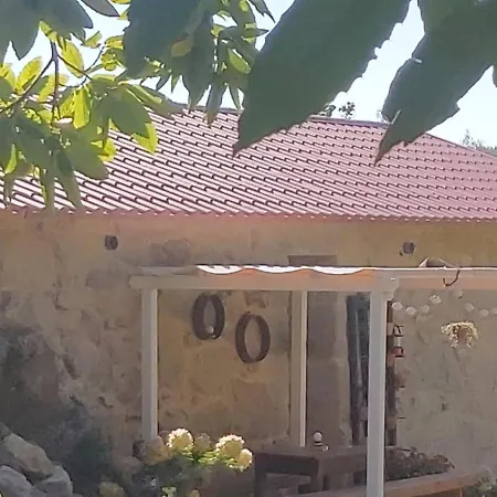 Apartamento Casa Rustica Con Y Regato Dentro Recien Rehabilitada Situada En El Entorno Del Parque Natural Monte Aloia Y Monte De San Antonino Proxima A Gondomar Y Playas De Nigran *