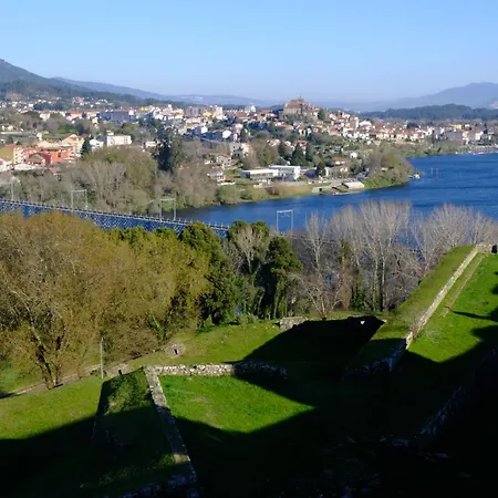 Apartamento Casa Rustica Con Y Regato Dentro Recien Rehabilitada Situada En El Entorno Del Parque Natural Monte Aloia Y Monte De San Antonino Proxima A Gondomar Y Playas De Nigran *