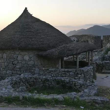 Apartamento Casa Rustica Con Y Regato Dentro Recien Rehabilitada Situada En El Entorno Del Parque Natural Monte Aloia Y Monte De San Antonino Proxima A Gondomar Y Playas De Nigran *